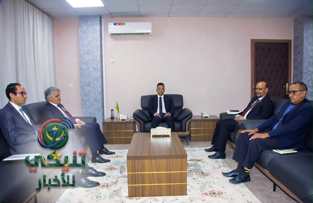 وزير الشؤون الإسلامية يبحث مع السفير المصري تعزيز التعاون في مجالات التعليم