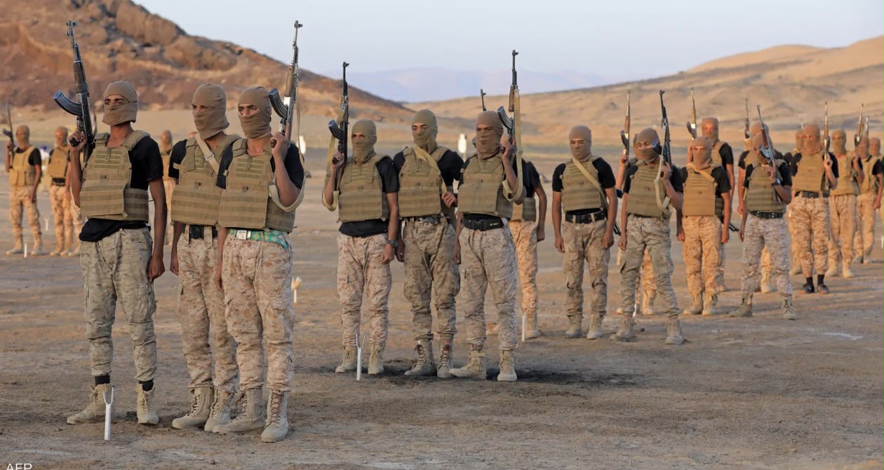 الحوثيون يحشدون آلاف المقاتلين من الساحل الغربي باتجاه مأرب استعداداً لمعركة كبرى