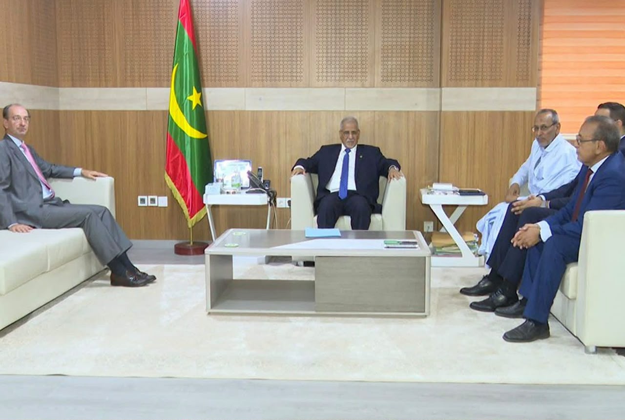 رئيس الجمعية الوطنية والسفير الإسباني يبحثان تعزيز التعاون البرلماني