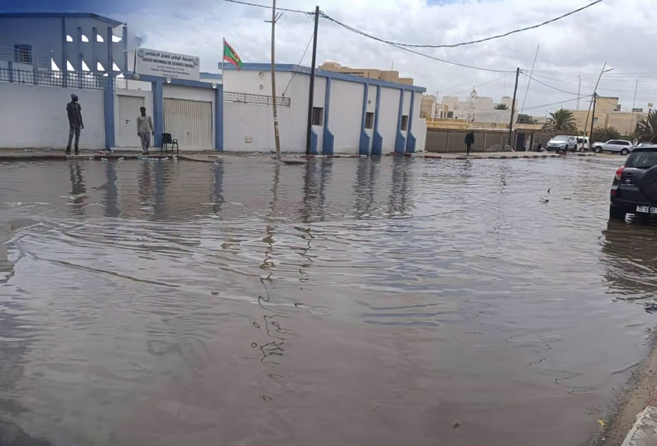 أمطار نواذيبو تعزل الأسواق والمرافق العمومية.. والسلطات تبدأ شفط المياه