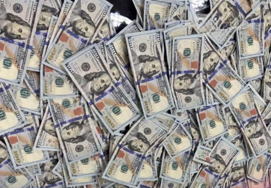 درك ازويرات يطيح بشبكة لترويج الدولار الأمريكي المزور ويوقف أحد أفرادها الأجانب
