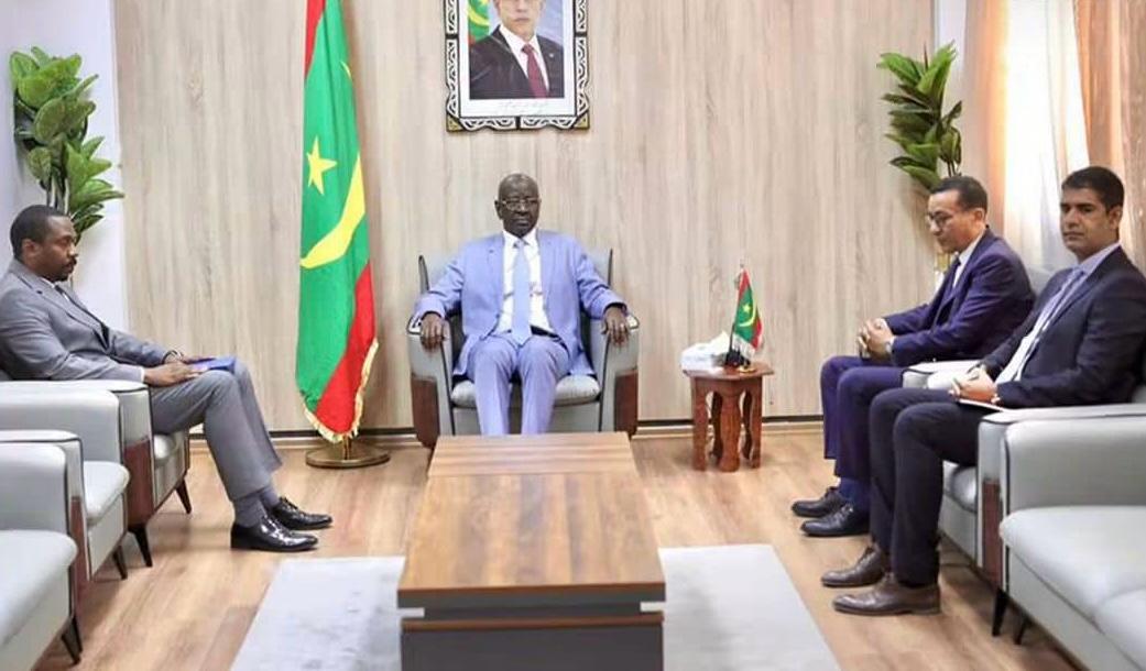 ولد مرزوك يبحث مع رئيس بعثة الهجرة الدولية تعزيز التعاون