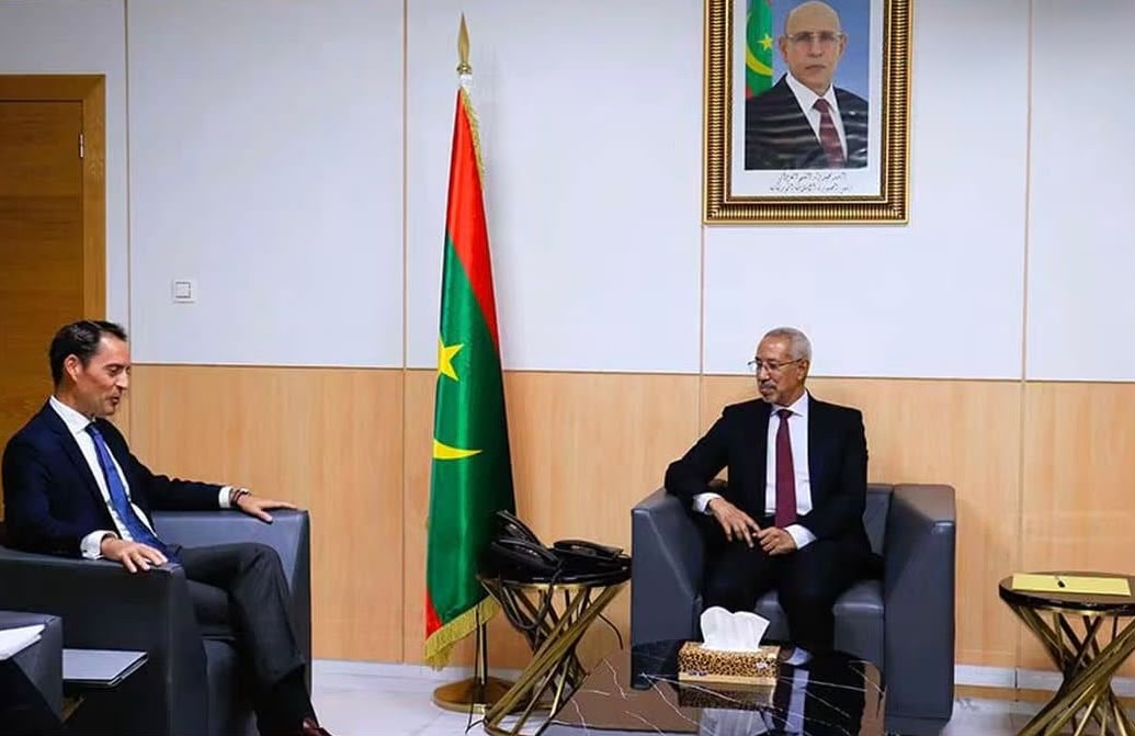 وزير الدفاع يبحث مع مسؤول بالناتو تعزيز التعاون مع موريتانيا