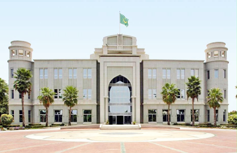أصدر فخامة رئيس الجمهورية- باقتراح من الوزير الأول- مرسوما يقضي بتعيين السادة والسيدات التالية أسماؤهم: